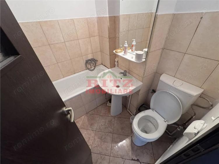 Apartament cu 3 camere semidecomandat în Zahana
