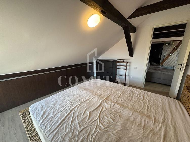 Apartament cu 3 camere semidecomandat, mobilat în Bună Ziua