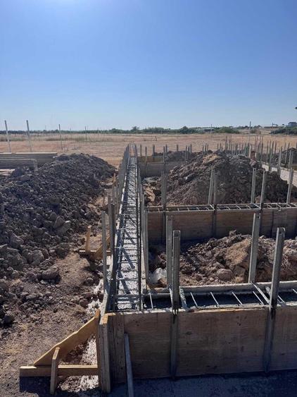 Spațiu comercial, în Leș
