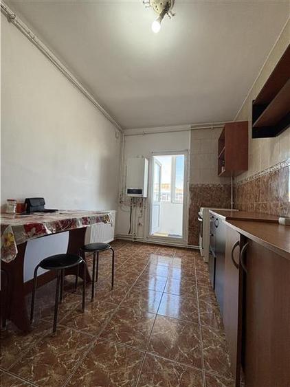 Apartament cu 3 camere decomandat, mobilat în Tomis II