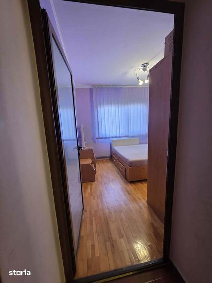Apartament cu 3 camere, mobilat în Central