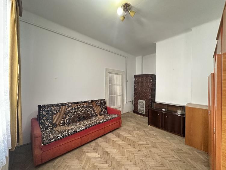 Apartament cu 2 camere semidecomandat în Centrul Istoric
