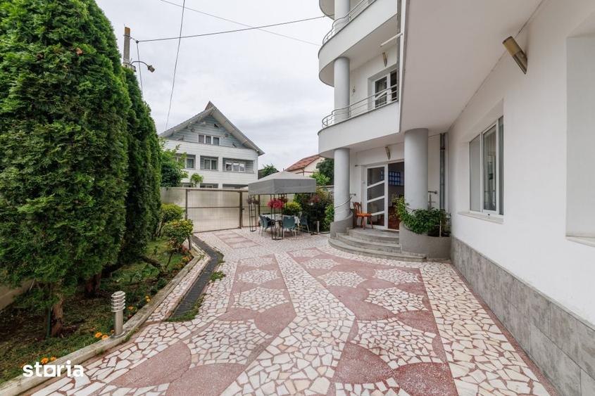 Casă cu 9 camere cu Teren 224 Mp în Găvana