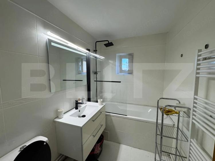 Apartament cu 4 camere decomandat în Sărari