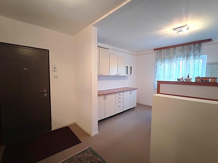 Apartament cu 3 camere decomandat în Inel II