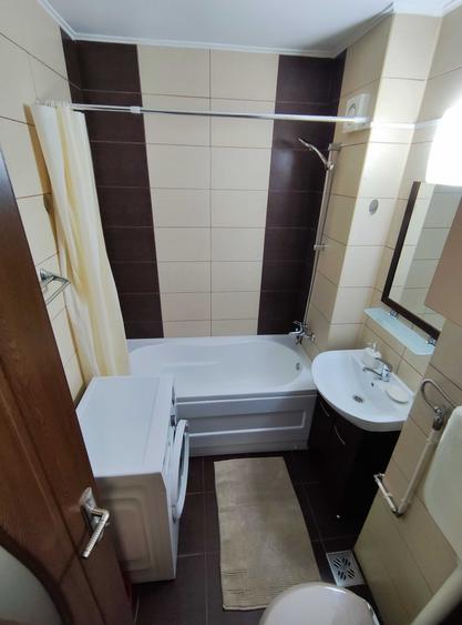 Garsonieră decomandată în Rogerius