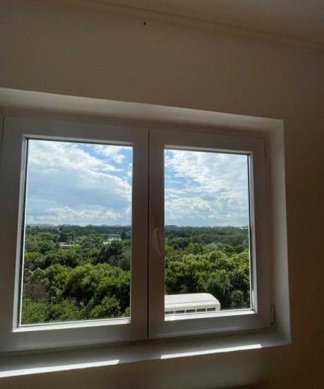 Apartament cu 3 camere semidecomandat în Tineretului