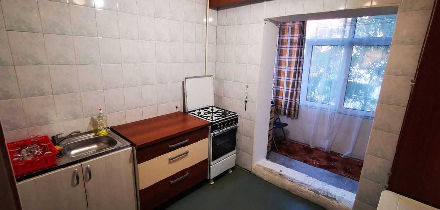 Apartament cu 2 camere decomandat în Eremia