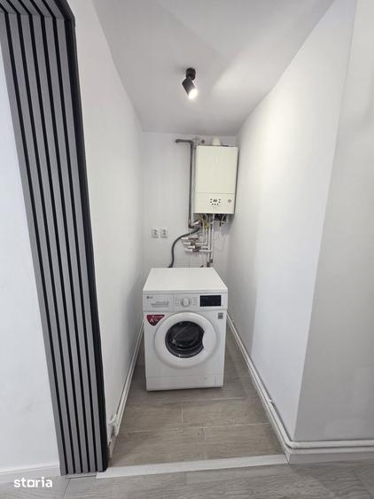 Casă cu 4 camere cu Teren 30 Mp în Centrul Civic