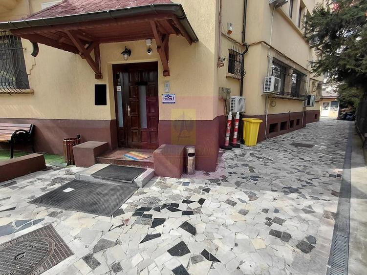 Casă cu 25 camere cu Teren 560 Mp în Cotroceni