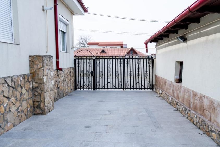 Casă individuală cu 2 camere cu Teren 800 Mp în Năvodari