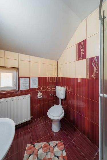 Casă individuală cu 11 camere cu Teren 350 Mp în Central