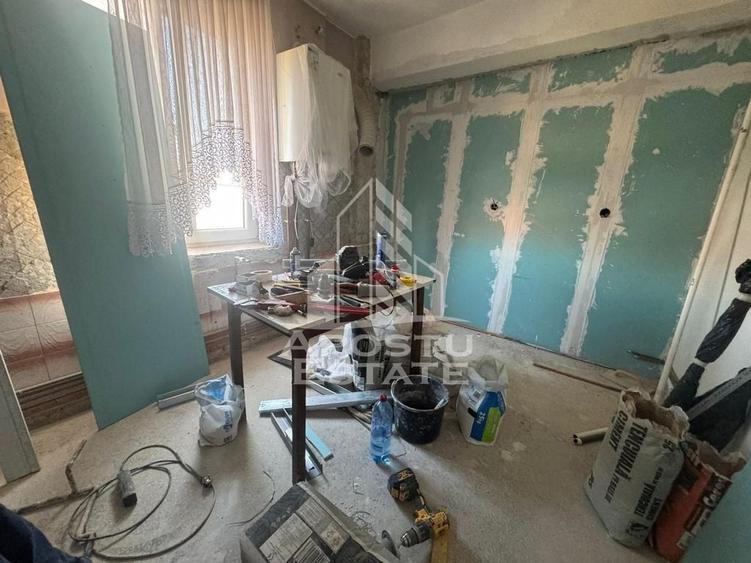 Apartament cu 2 camere decomandat, mobilat în UMT