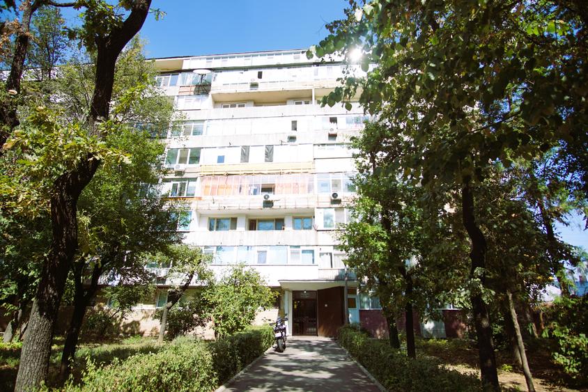 Apartament cu 2 camere semidecomandat în Giulești