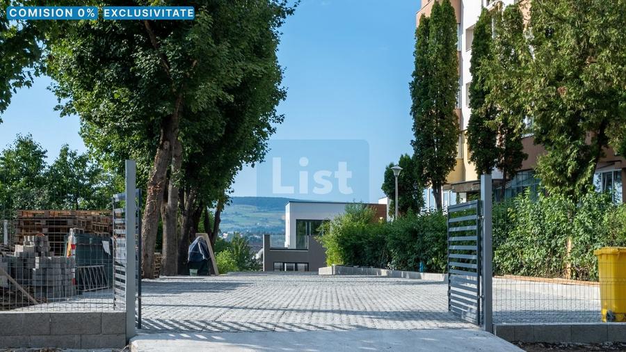 Casă cu 4 camere cu Teren 1598 Mp în Zorilor