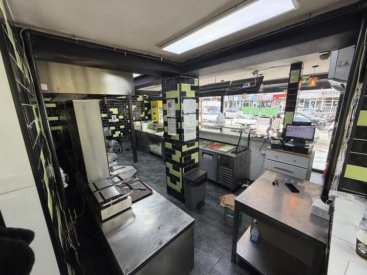 Spațiu comercial, de 80 mp, în Exterior Vest