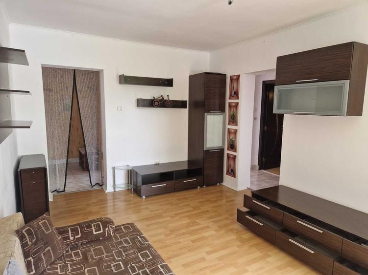 Apartament cu 2 camere în Micro 15