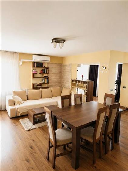 Apartament cu 3 camere decomandat, mobilat în Traian