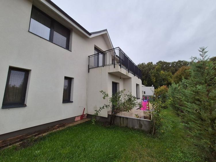 Casă individuală cu 6 camere cu Teren 570 Mp în Șanțu-Florești