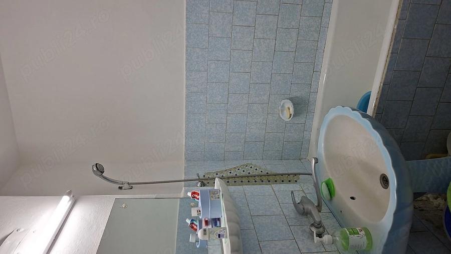 Apartament cu 3 camere decomandat în Pajura