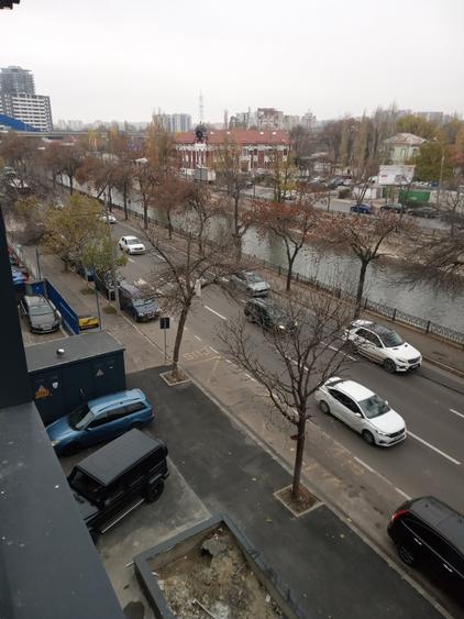 Apartament cu 2 camere decomandat în Splaiul Unirii