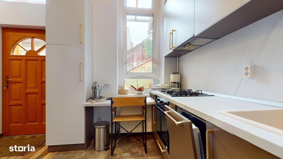 Apartament cu 3 camere decomandat, mobilat în 15 Noiembrie