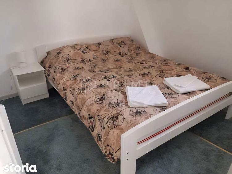 Casă cu 8 camere cu Teren 922 Mp în Livezeni