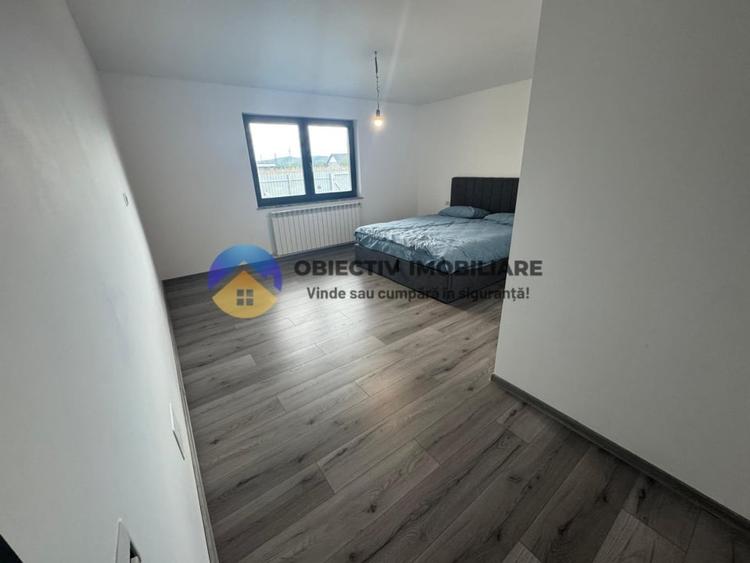 Casă cu 4 camere cu Teren 700 Mp în Dumbrava Roșie