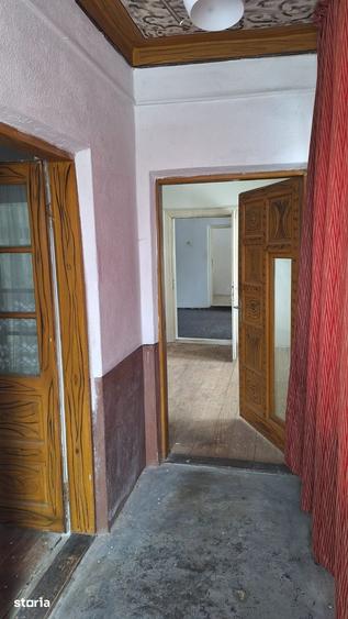 Casă cu 4 camere cu Teren 496 Mp în Afumați