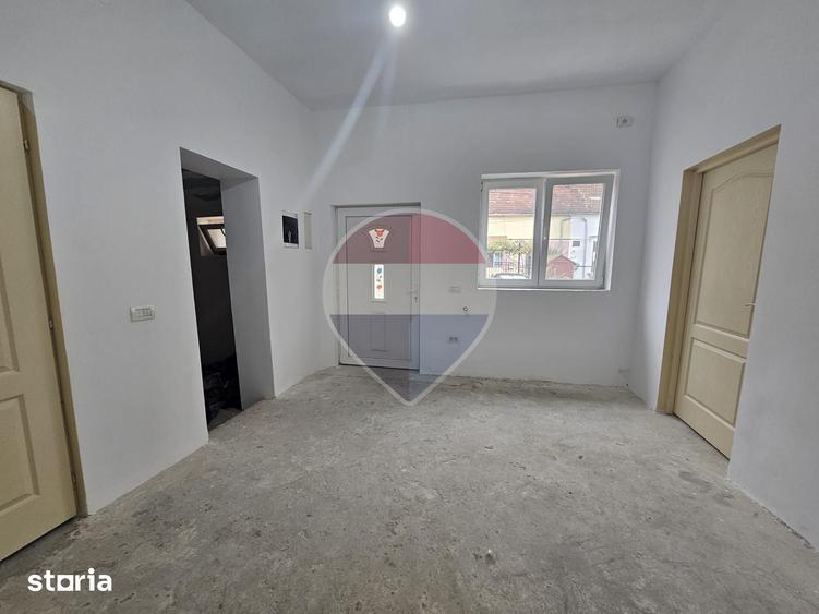 Casă cu 2 camere cu Teren 109 Mp în Central