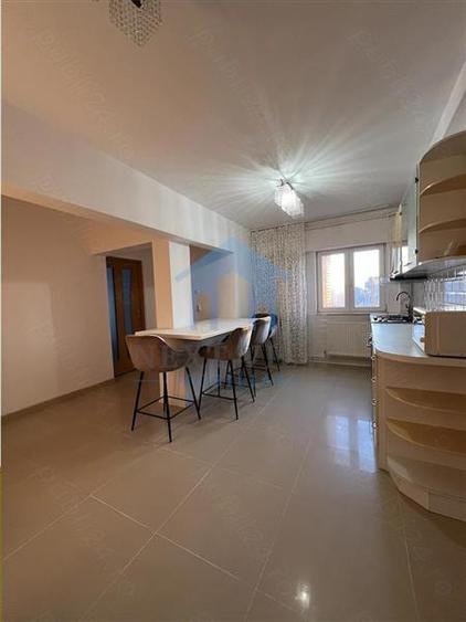 Apartament cu 4 camere decomandat, mobilat în Mărăști