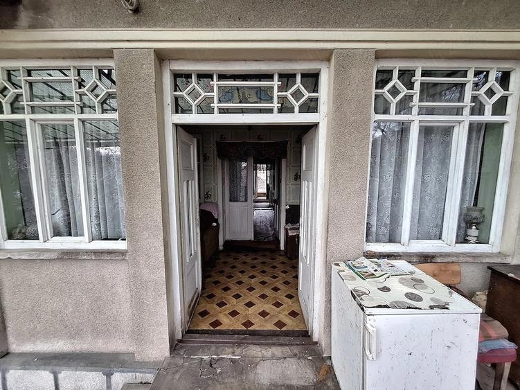 Casă cu 3 camere cu Teren 700 Mp în Livezile