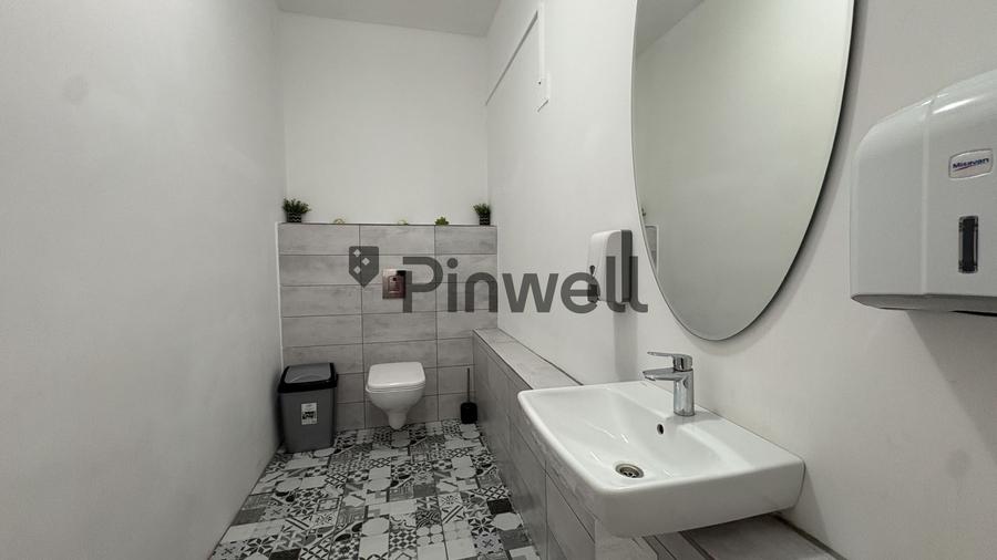 Casă individuală cu 8 camere cu Canalizare în Nord