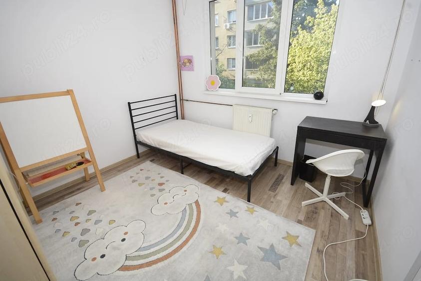 Apartament cu 4 camere decomandat în Drumul Taberei