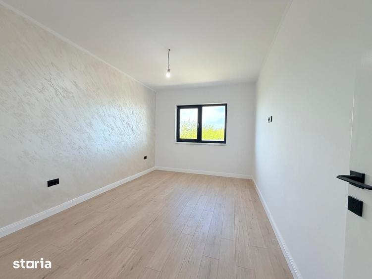 Casă cu 4 camere cu Teren 400 Mp în Miroslava