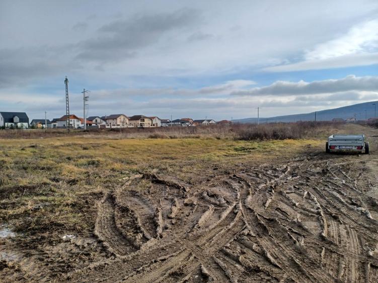 Teren Construcții intravilan de 812 mp, în Rontău
