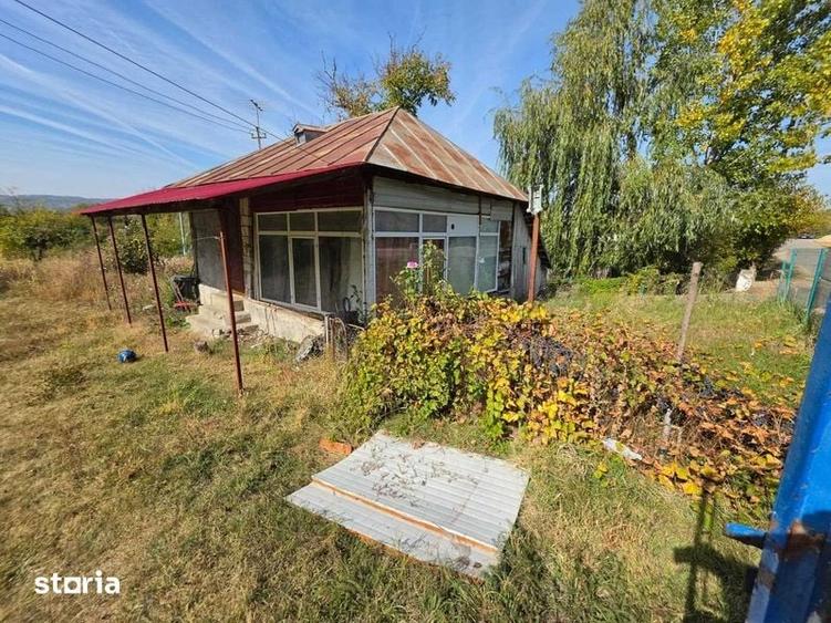 Teren de 714 mp, în Lădești