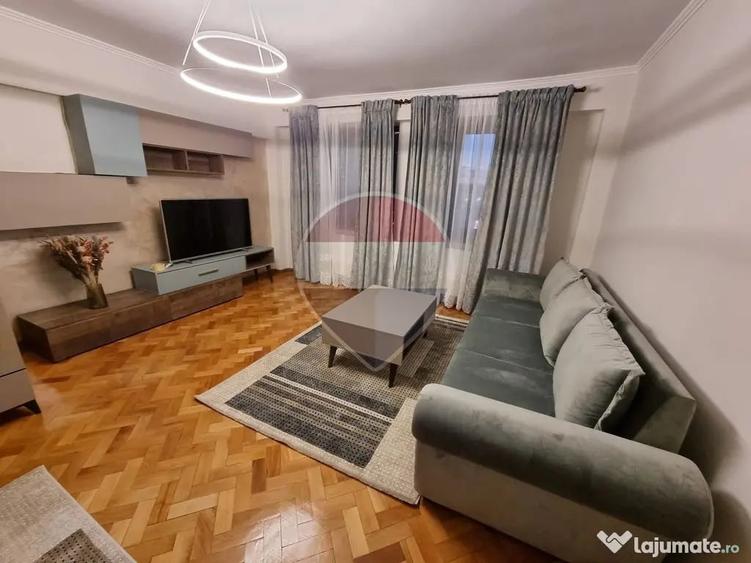 Apartament cu 2 camere decomandat în Intim