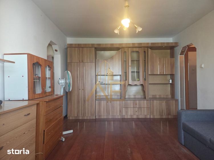 Apartament cu 2 camere semidecomandat în Republicii