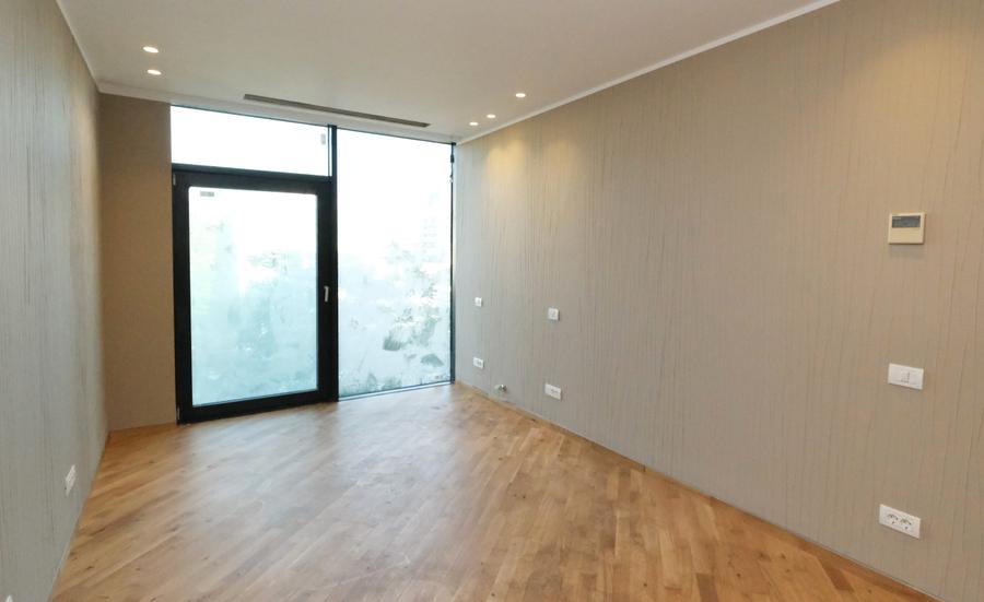 Apartament cu 4 camere în Dacia
