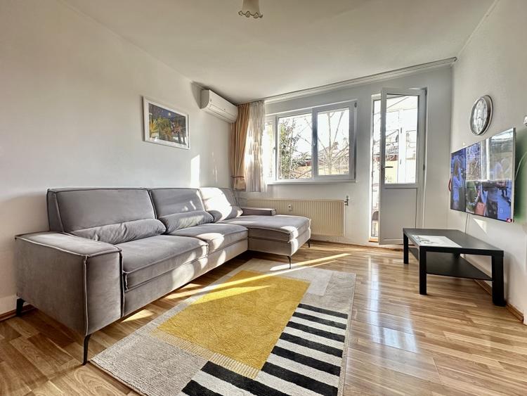 Apartament cu 2 camere semidecomandat, mobilat în 1 Mai