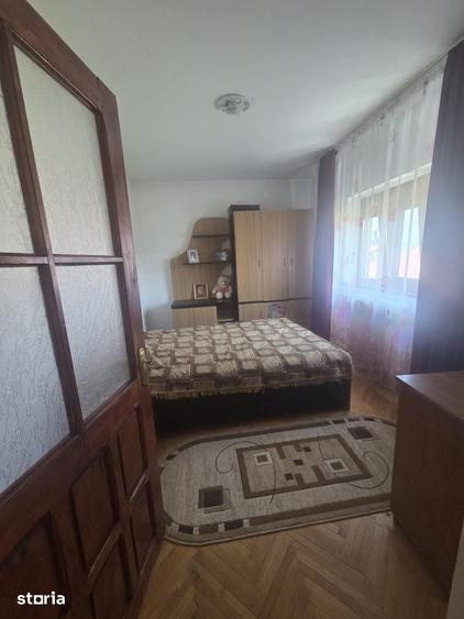 Casă cu 4 camere decomandat cu Teren 250 Mp în Șimnicu de Sus