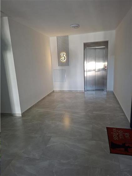 Apartament cu 3 camere circular în Florești