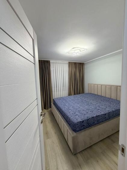 Apartament cu 4 camere semidecomandat în Teiul Doamnei