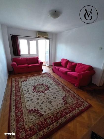 Apartament cu 3 camere decomandat în Tei