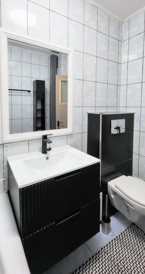 Apartament cu 3 camere decomandat în Rahova