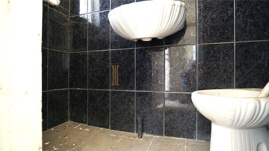 Casă cu 3 camere în Dragomirești