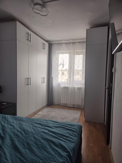 Apartament cu 2 camere semidecomandat în Craiovița Nouă