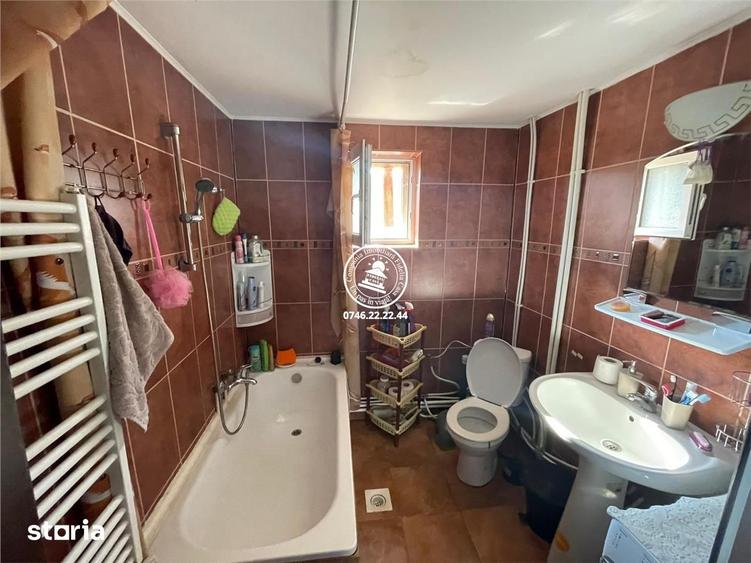 Casă cu 4 camere cu Teren 6200 Mp în Popricani