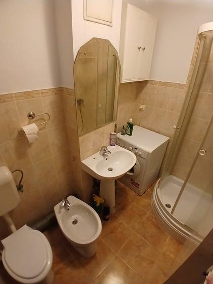 Apartament cu 3 camere decomandat, mobilat în Păcurari